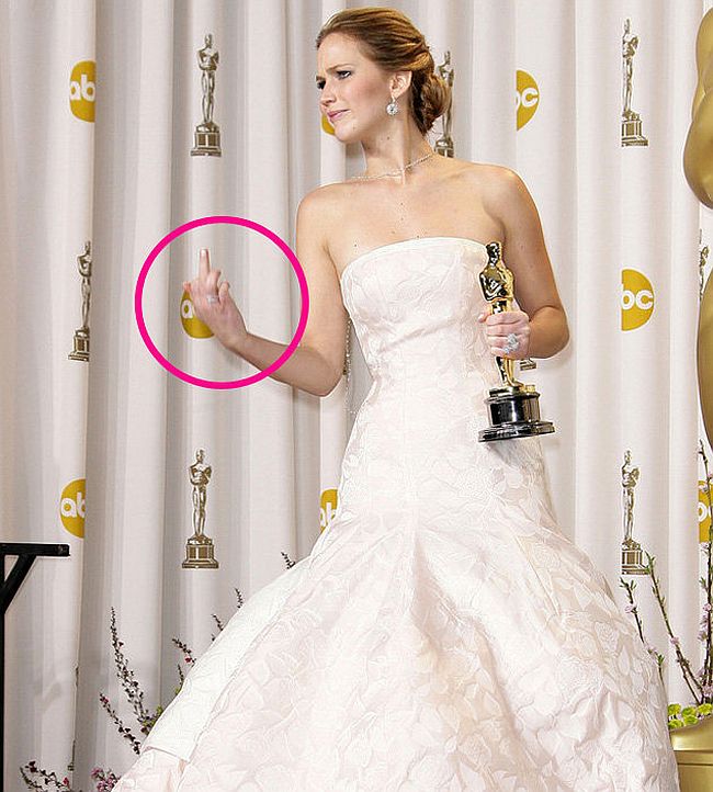 Jennifer Lawrence showed middle finger after receiving Oscar trophy