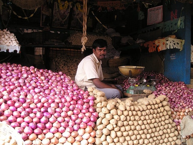 Afraid of its price rise, Centre releases stocks of 3 lakh metric tonnes of onion