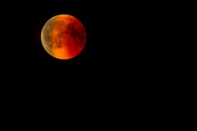 पूर्ण चंद्र ग्रहण भारत के सभी स्थानों से कार्तिक पूर्णिमा के दिन दिखाई देगा