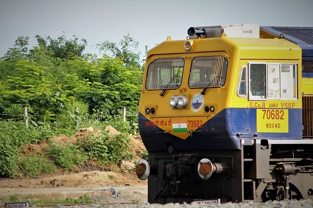 बारिश के चलते ट्रेन सेवा का असर बंगाल ओर झारखंड में दिख रहा है: दो राँची - बंगाल ट्रेन रद्द