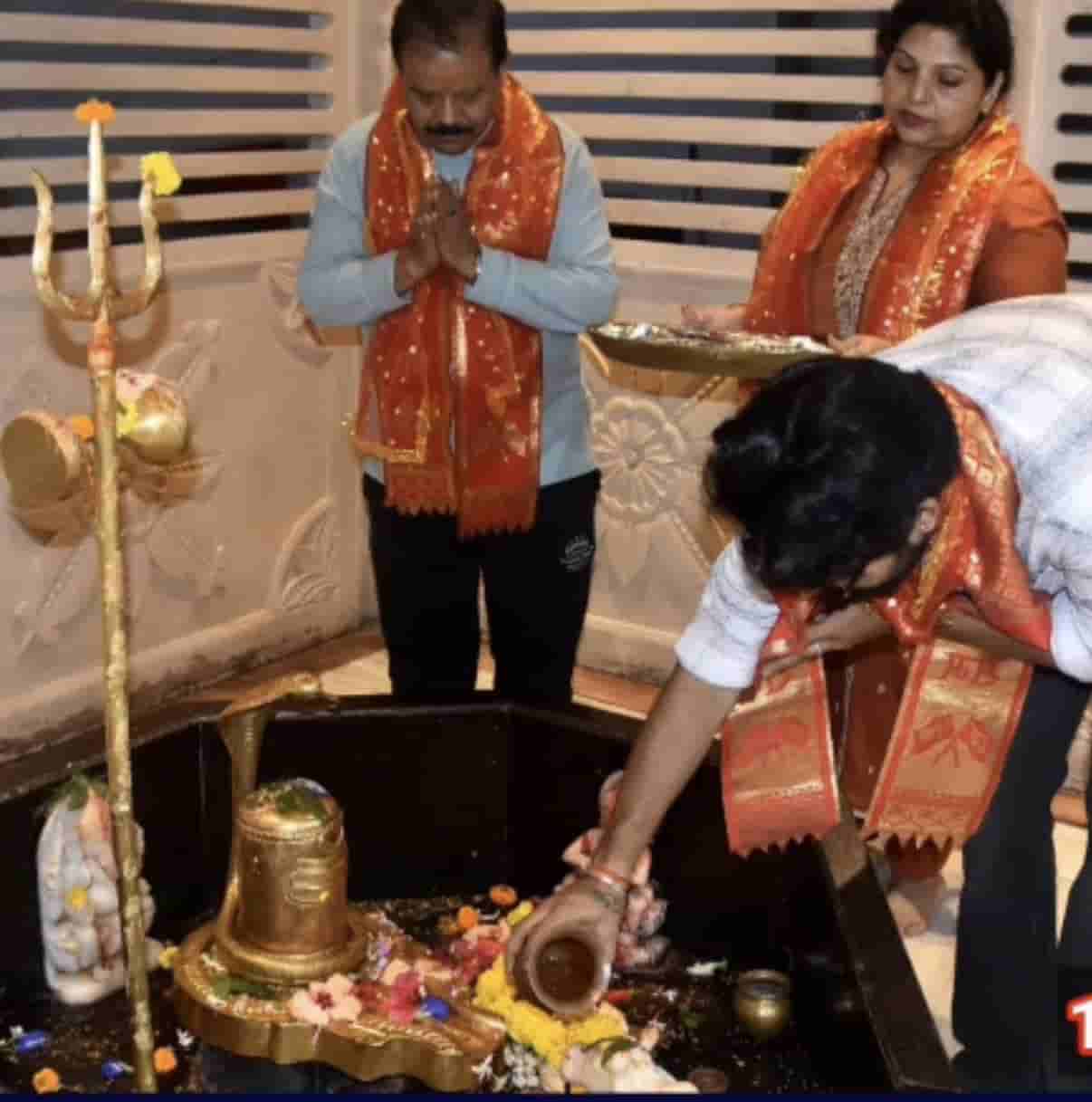 Khichdi-distribution-program-at-the-Shiva-Temple-Ranchi-under-the-aegis-of-the-Johar-Lord-Buddha-Foundation