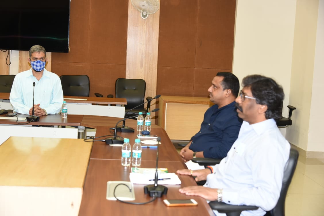 मुख्यमंत्री सोरेन ने आज झारखंड मंत्रालय में आयोजित आपदा प्रबंधन प्राधिकार की बैठक की अध्यक्षता की