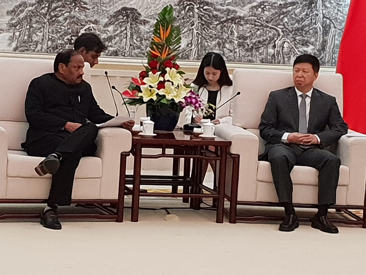 मुख्यमंत्री के नेतृत्व में चीन दौरा पर गए प्रतिनिधिमंडल की मिनिस्टर ऑफ इंटरनेशनल डिपार्टमेंट ऑफ कम्युनिस्ट पार्टी ऑफ चाइना के साथ वार्ता हुई