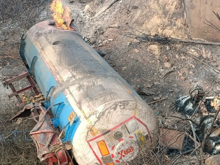 हजारीबाग में दनुआ घाटी में कल देर रात गैस टैंकर दुर्घटनाग्रस्त, 3 लोग जिंदा जल गए