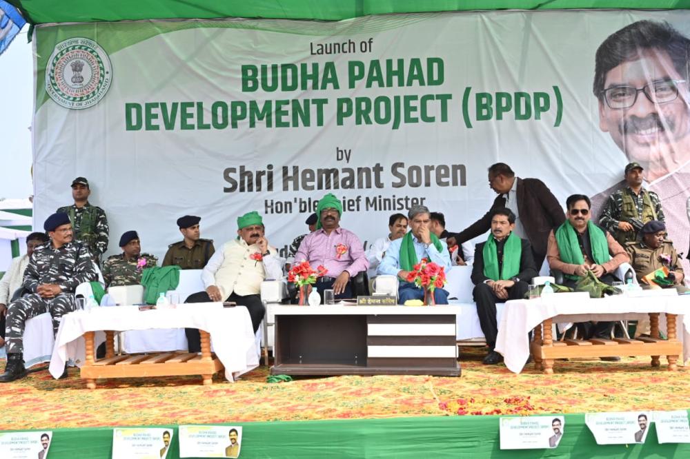 Hemant-Soren-reached-Budha-Pahad-with-Budha-Pahad-Development-Project