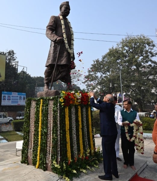 झारखंड के राज्यपाल एवं मुख्यमंत्री ने देश के प्रथम राष्ट्रपति भारत रत्न डॉ. राजेंद्र प्रसाद को उनकी जयंती दिवस के अवसर श्रद्धांजलि दी