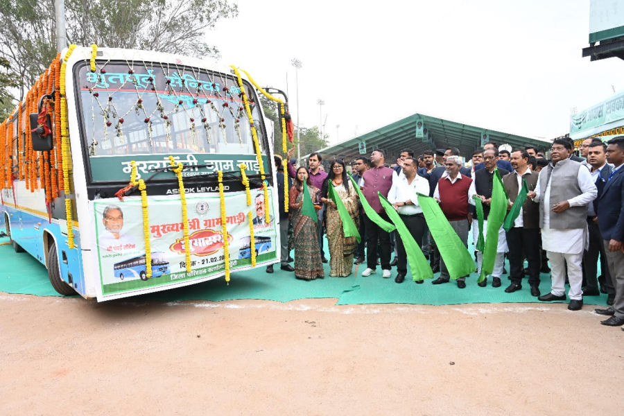 Chief-Minister-Champai-Soren-flagged-off-Gram-Gaadi-Yojana-250-buses-will-operate-in-rural-areas-of-Jharkhand