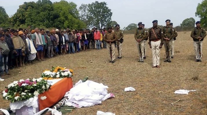 शहीद जवान दुलेश्वर प्रसाद का अंतिम संस्कार लोहरदगा में  किया गया