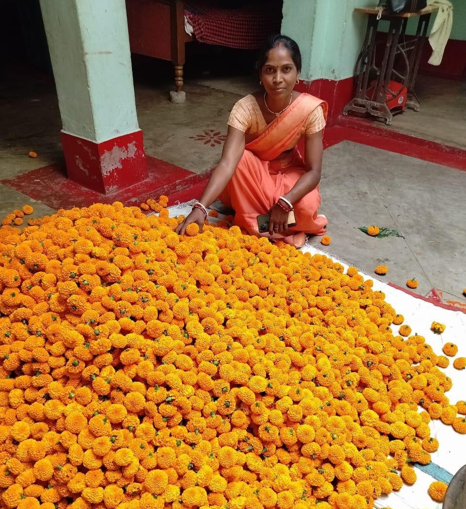 झारखंड में फूलों की खेती से बदली किसानों की जिंदगी: बोकारो उपायुक्त