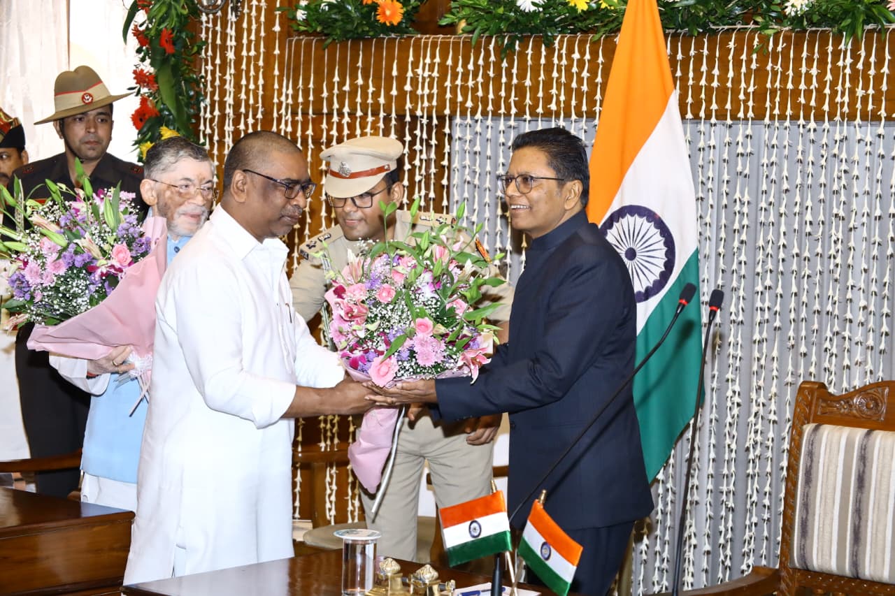 cm-Hemant-Soren-heartily-congratulated-newly-appointed-Chairman-ofJSERC-Justice-Navneet-Kumar