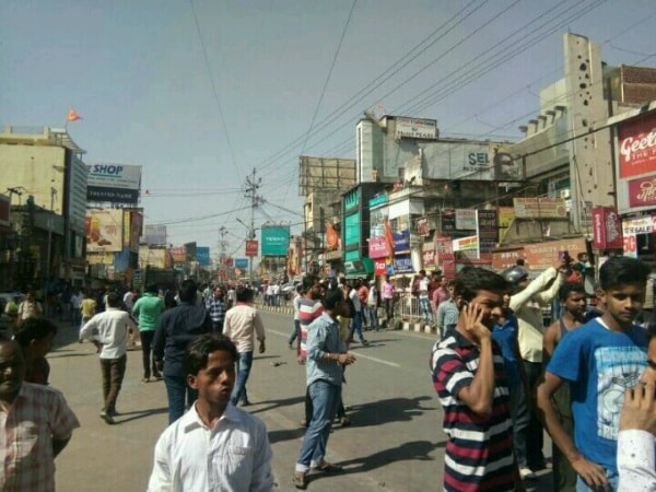 <p>Normalcy returning on Main Road after stone pelting near Ekra Masjid in Ranchi.</p>
