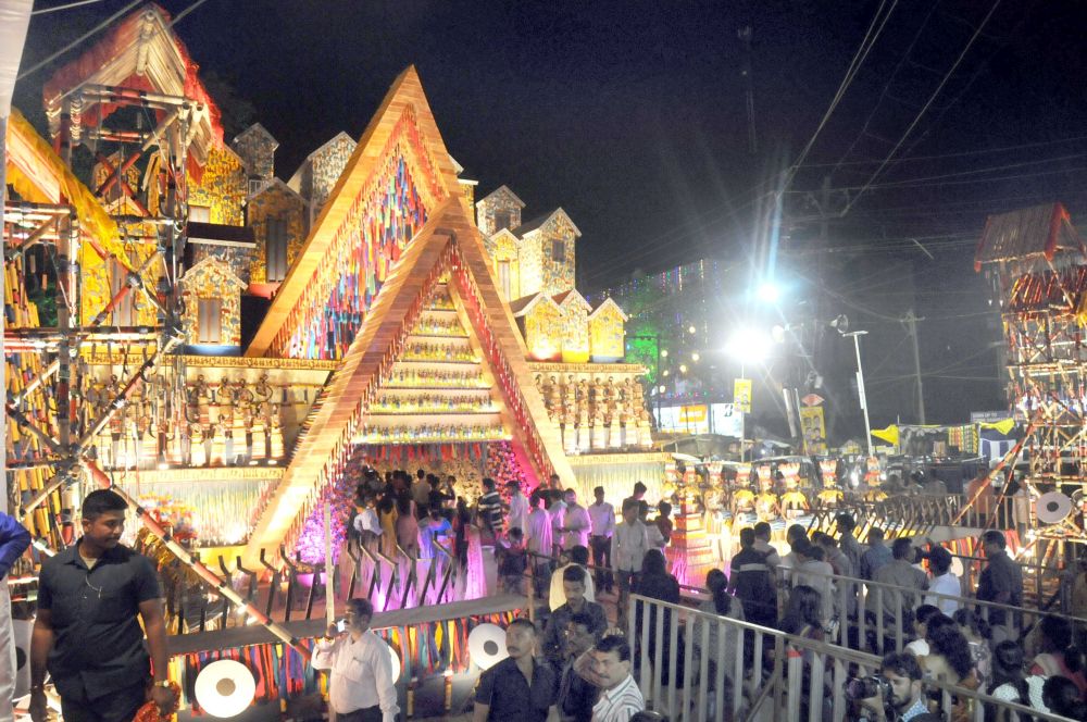 <p>Devotees gather at the RR Sporting Club at Ratu Road in Ranchi on Wednesday on the occasion of ‘Maha Astami Puja’.</p>
