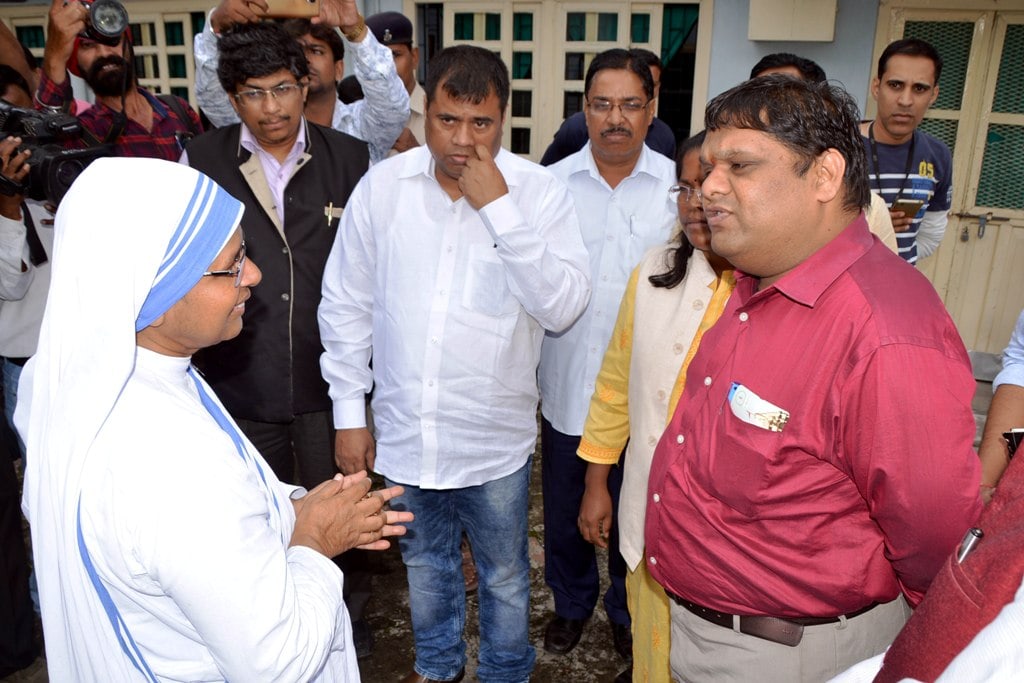 <p>Member of National Commission for Protection of Child Rights (NCPCR), Priyank Kanoongo along with SCPCR Chairperson Arti Kujur and members visits the Missionaries of Charity-run…