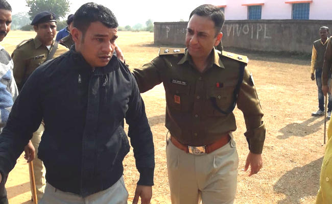 <p>On a tip-off, the police made a move and Keshav Dubey, the main accused in the murder of Vinod Bajpayee, a medicine businessman based at Deoghar, was arrested, said Deoghar SP Narendra…