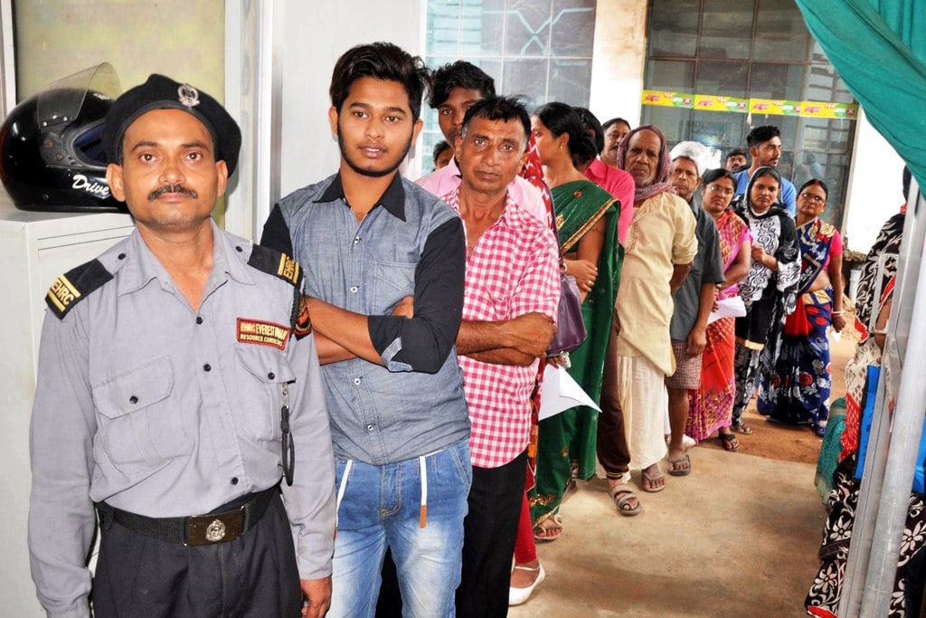 <p>Patients wait outside the OPD block at Sadar Hospital during the doctor's 12-hour strike called by Indian Medical Association (IMA) against the Centre's move to replace…