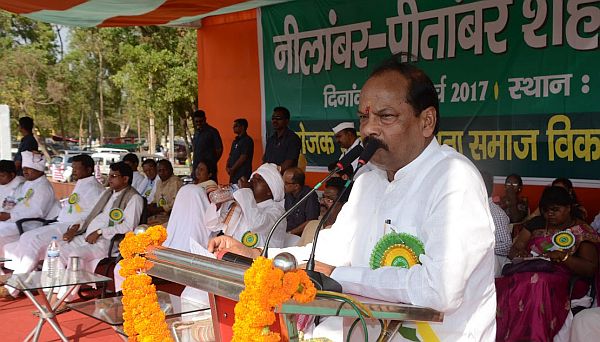 <p>Jharkhand Chief Minister Raghubar Das inaugurated statues of tribal heroes-Nilambar and Pitambar -and the state's first of its kind green site-Oxygen Park -at Morahabadi,Ranchi…