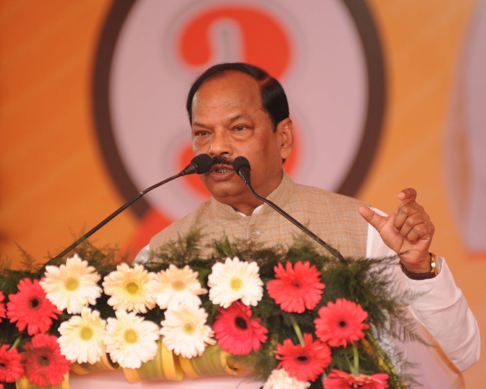 <p>Jharkhand chief Minister Raghubar Das addresses to the media persons after completion of three years of his BJP government at his residence in Ranchi on Thursday.</p>
