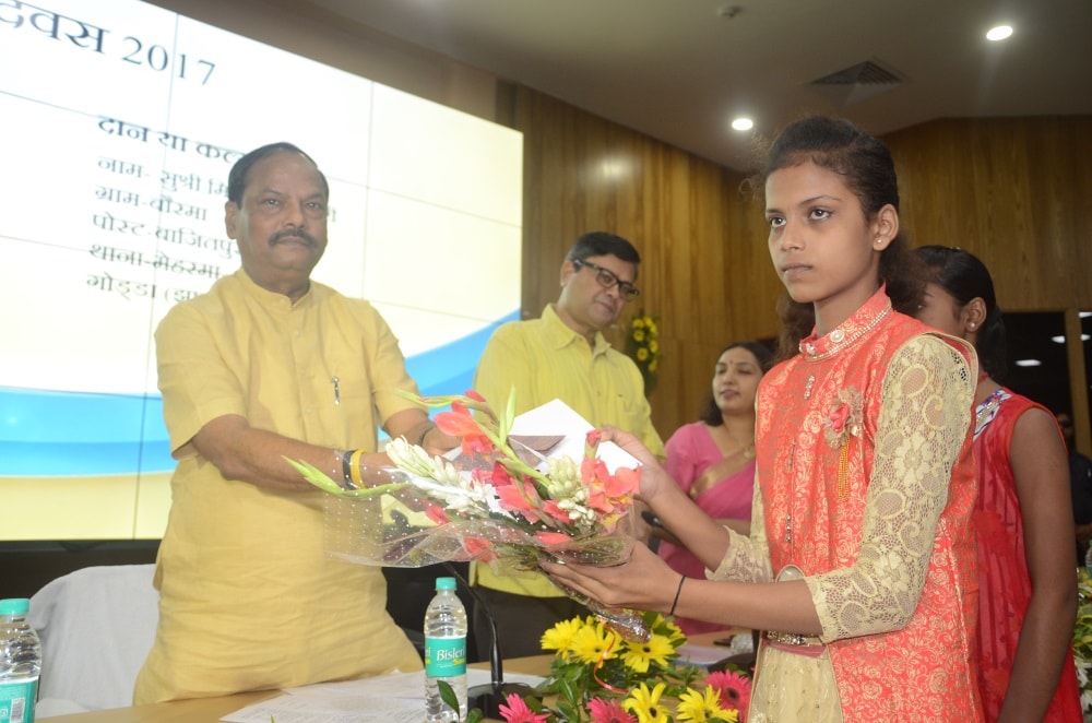 <p>While speaking on the occasion of 'Hindi Diwas', CM greeted the state and said that Hindi language is the only language that can bind the people of India.On the occasion,…