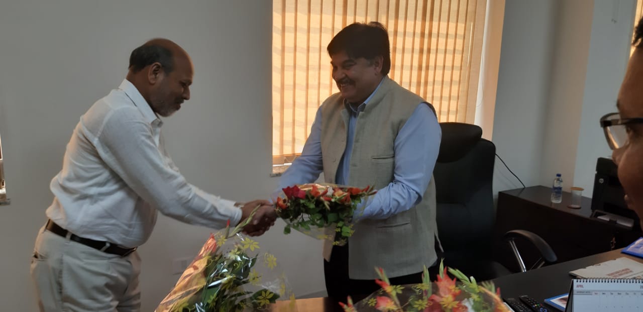 <p>Sudhir Tripathi on Monday assumed charge as Chairperson of Jharkhand Public Service Commission.</p>
