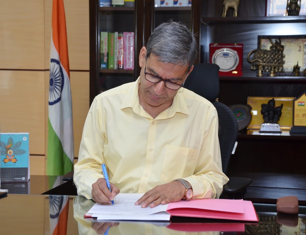 <p>CS Sukhdeo Singh has almost four years of service in hand. He took charge as 23rd Chief Secretary of Jharkhand today. Singh who is an upright civil servant is 1987 batch IAS…