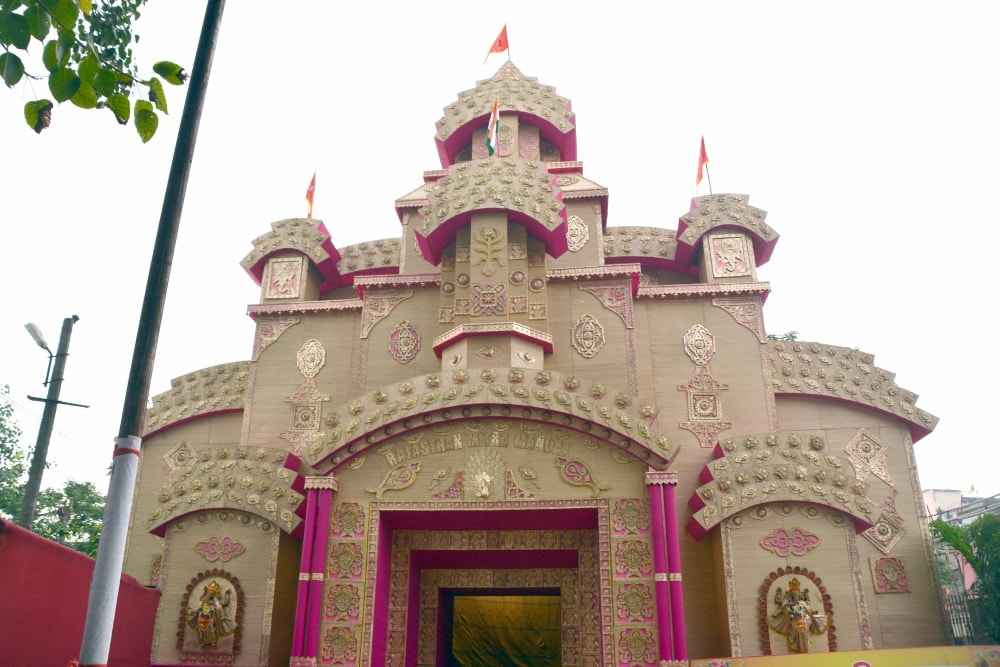 <p>A view of under construction Durga Puja pandal of Rajasthan Mitra Mandal near Bada Talab in Ranchi on Monday.</p>
