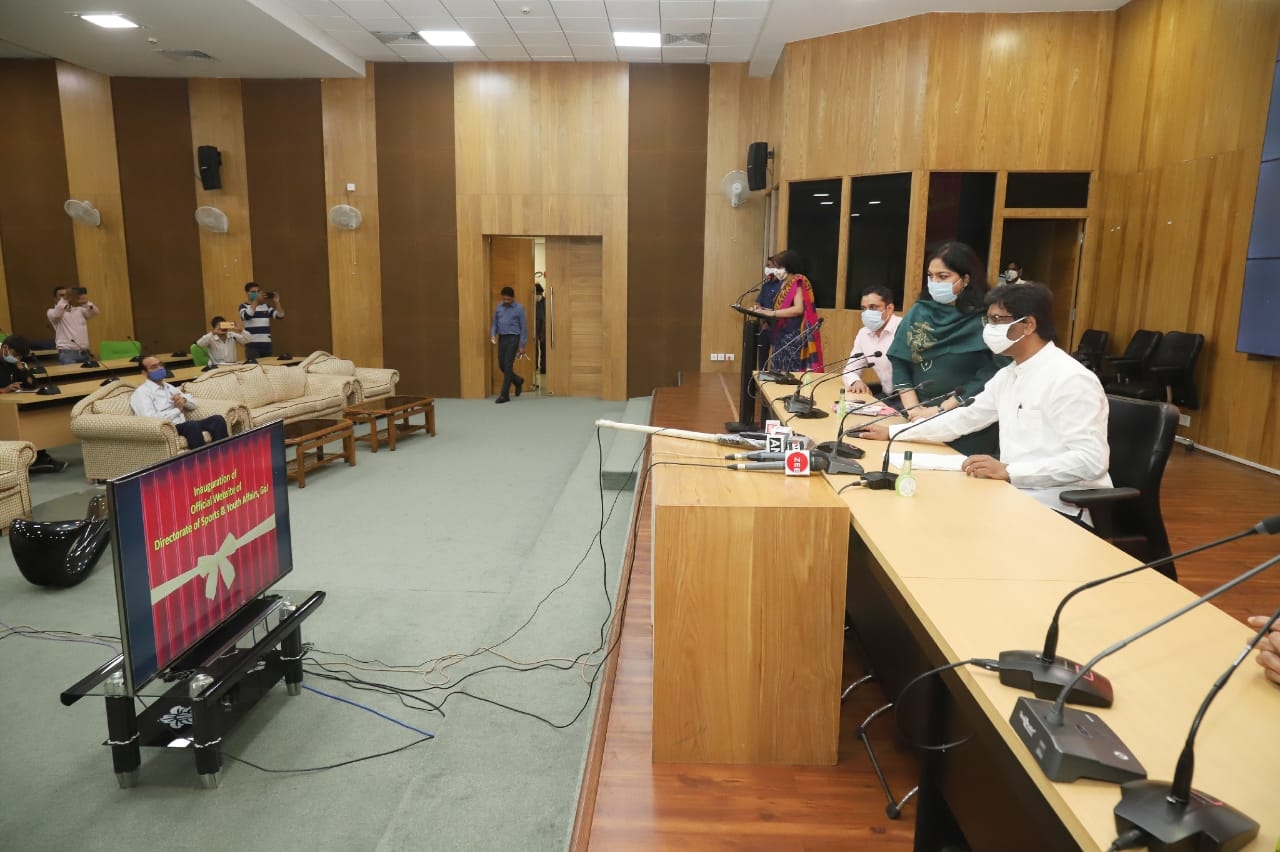 <p>Jharkhand Chief Minister Hemant Soren together with Spirts and Youth Secretary Puja Singhal inaugurated the Sports and Youth Director’s website which will help sports persons…