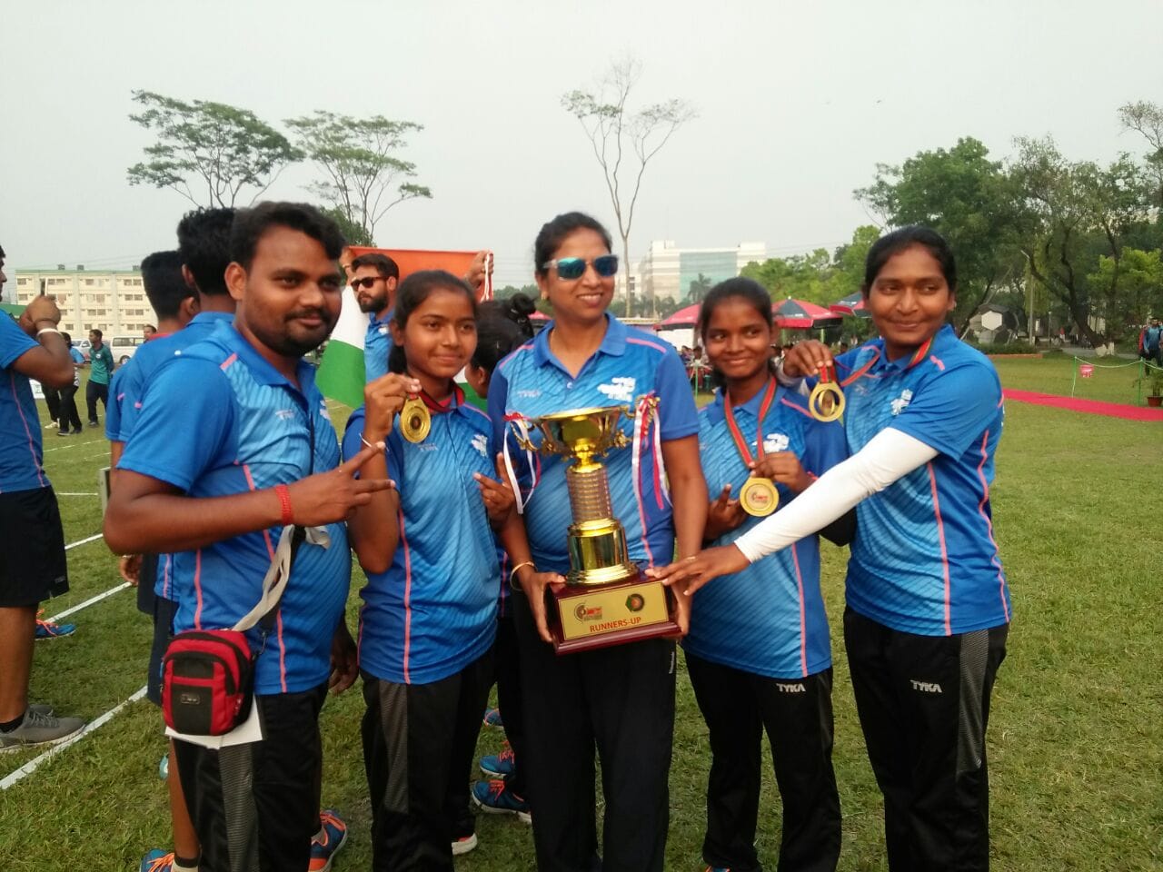<p>भारतीय टीम ने ग्रुप कंपाउंड आर्चरी में बांग्लादेश को हराकर गोल्ड जीता I  टीम में भारत की उभरती हुई सनसनी कस्तूरबा गाँधी सोनाहातू की छात्रा  बबिता कुमारी और सविता कुमारी…