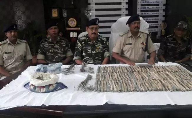 <p>In a joint operation,the Police and CRPF personnel seized a huge quantity of arms and ammunition belonging to CPI(Maoist) in Dingri(Pitigarha) forest area in Khunti.The seized items …