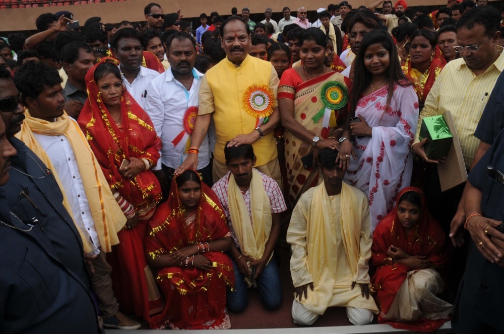 <p>Jharkhand Chief Minister Raghubar Das during a mass marriage organised by Central Sarna Committee at Mega Sports complex Hotwar in Ranchi on Thursday.</p>
