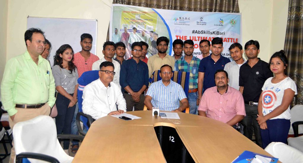 <p>Officials of Jharkhand Skill Development Mission Society (JSDMS) along with selected candidates pose for photographs during a programme at Labour office Doranda in Ranchi on Friday.</p>…