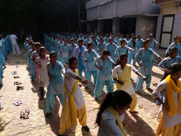 <p>The police in Uttar Pradesh is carrying anti-Romeo Squad against 'Romeos'.In capital of Ranchi Women's College students have started learning Martial Arts to fight against…