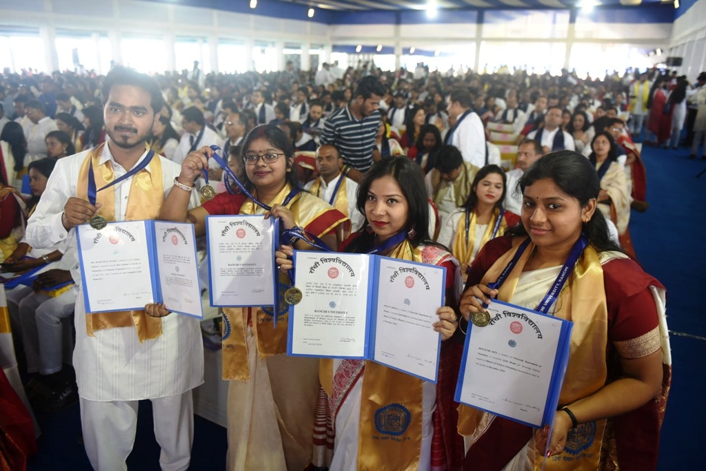 <p>Students showing their Gold Medals and certificates during the 32nd Convocation ceremony of Ranchi University, in Ranchi on Friday, March 29, 2019</p>
