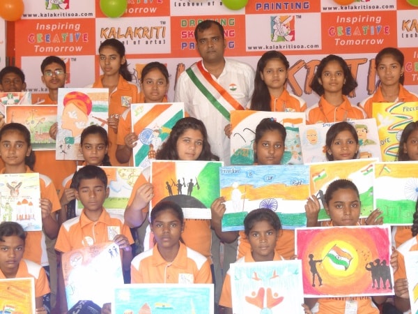 <p>Kids of Kalakriti School of Arts celebrating 70th Independence Day.</p>
