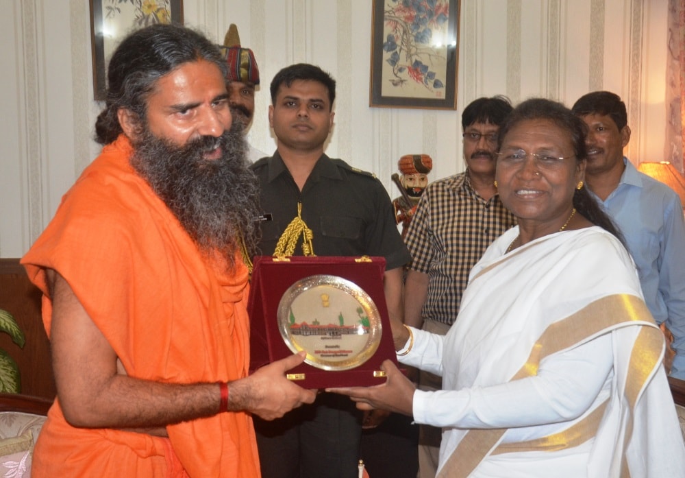 <p>Yoga guru Baba Ramdev made a courtesy call to Jharkhand Governor Draupadi Murmu at Raj Bhawan in Ranchi.</p>
