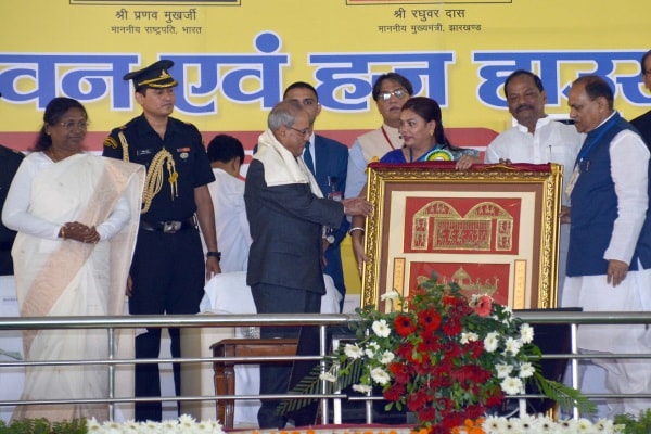 <p>President of India Pranab Mukherjee kick starting the construction of two mega projects -Ravindra Bhawan (Town Hall) and Haz House -online during foundation stone laying ceremony…
