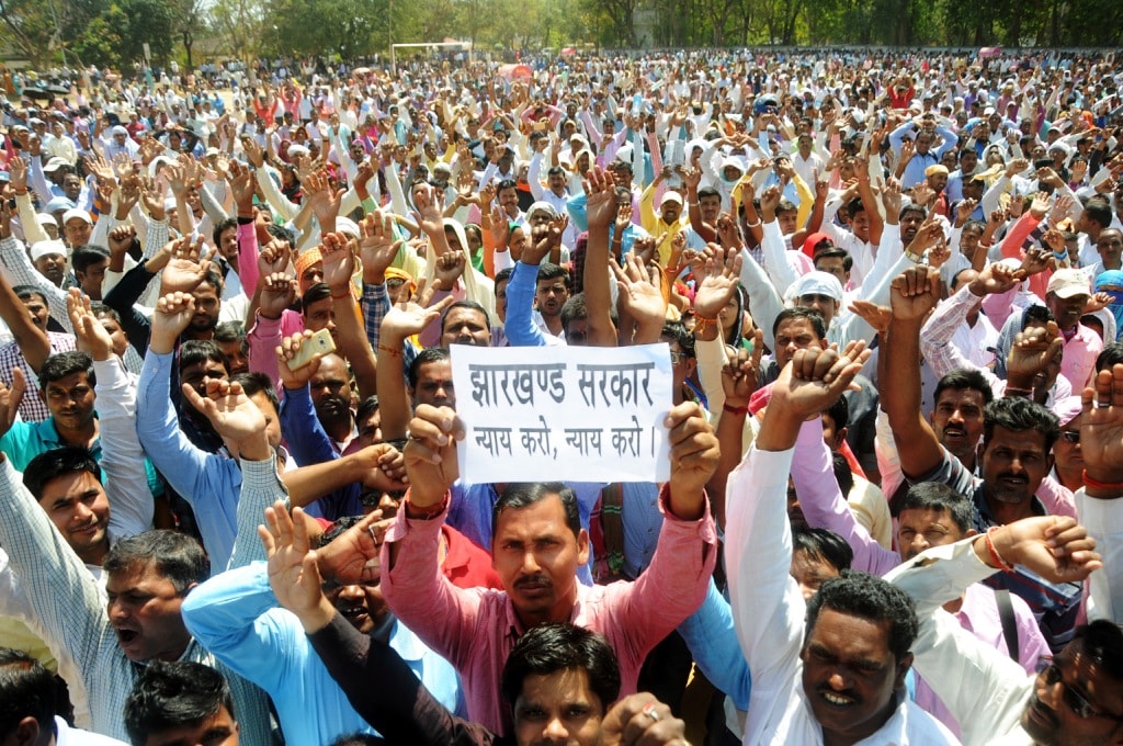 <p>Para Teachers staging protest dharna against the state government demanding for their permanent settlement outside Jharkhand Assembly, in Ranchi on Saturday.</p>
