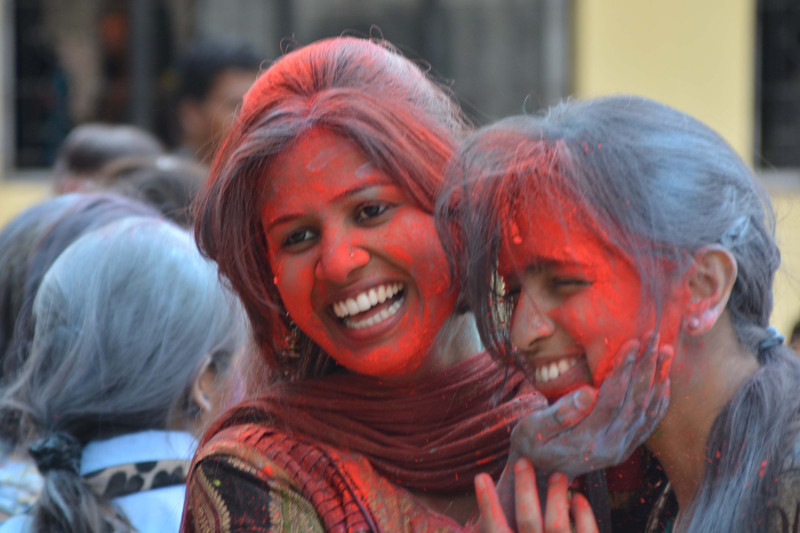 <p>Scores of students of the Ranchi Women’s college played Holi by exchanging colour powder ahead of Holi festival in Ranchi on Friday.</p>
