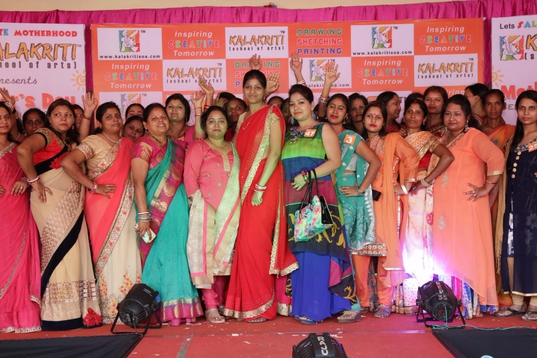 <p>Mother's Day was organised by the Kalakrity School of Arts at Doranda Girls School premise.Nearly 200 morhers took part in the programme.</p>
