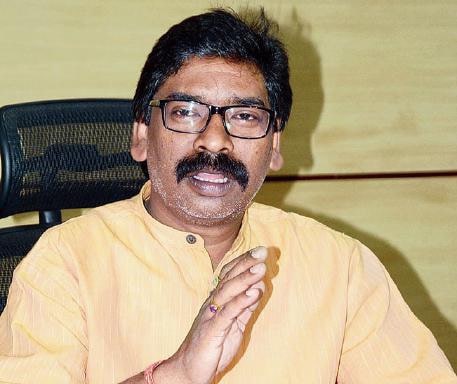 CM Hemant Soren meets Governor Ramesh Bais, hands over a letter seeking reply on office of profit case 