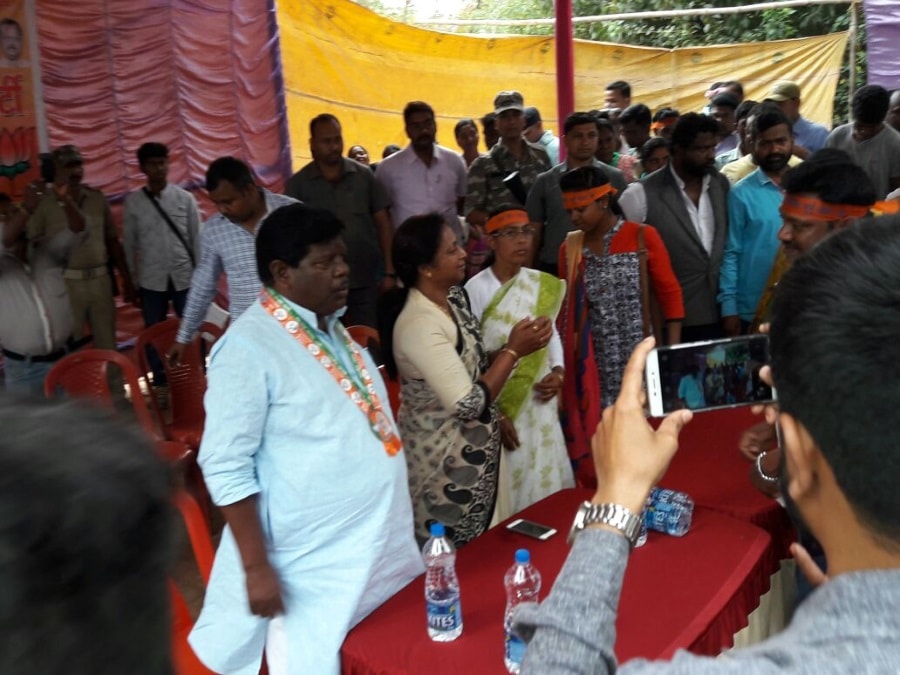 Littipara By Poll:Ex JMM MLA's wife joins BJP