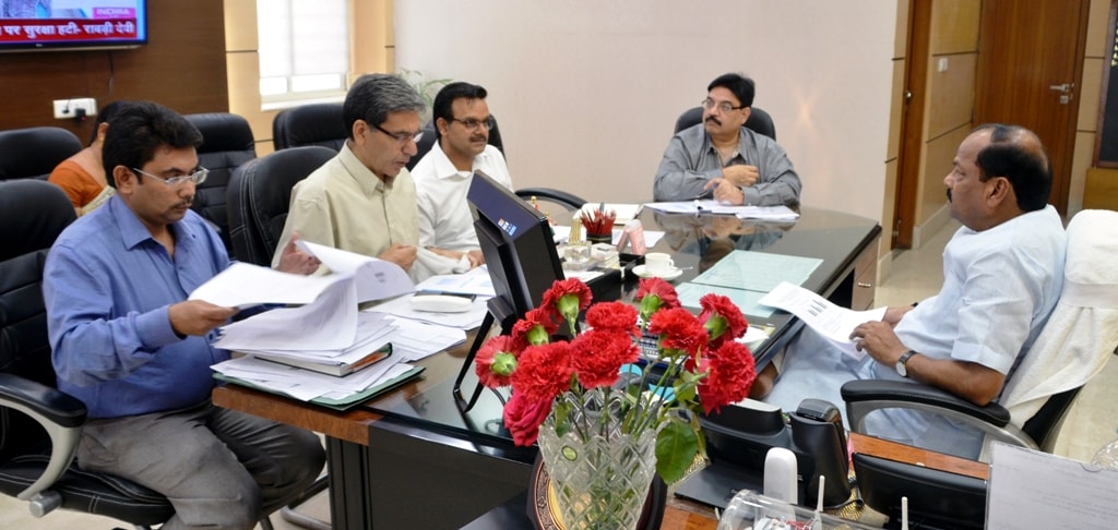 CM Das tells officials to shore up revenue collection