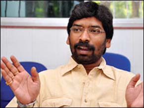 JMM leaders leave Hemant in the lurch
