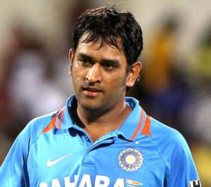 JSCA urges Dhoni to continue as captain for entire series