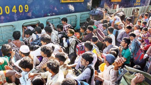 Mad rush for Chhath at railway station and bus stand