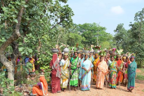 Tribal women perform ritual for health