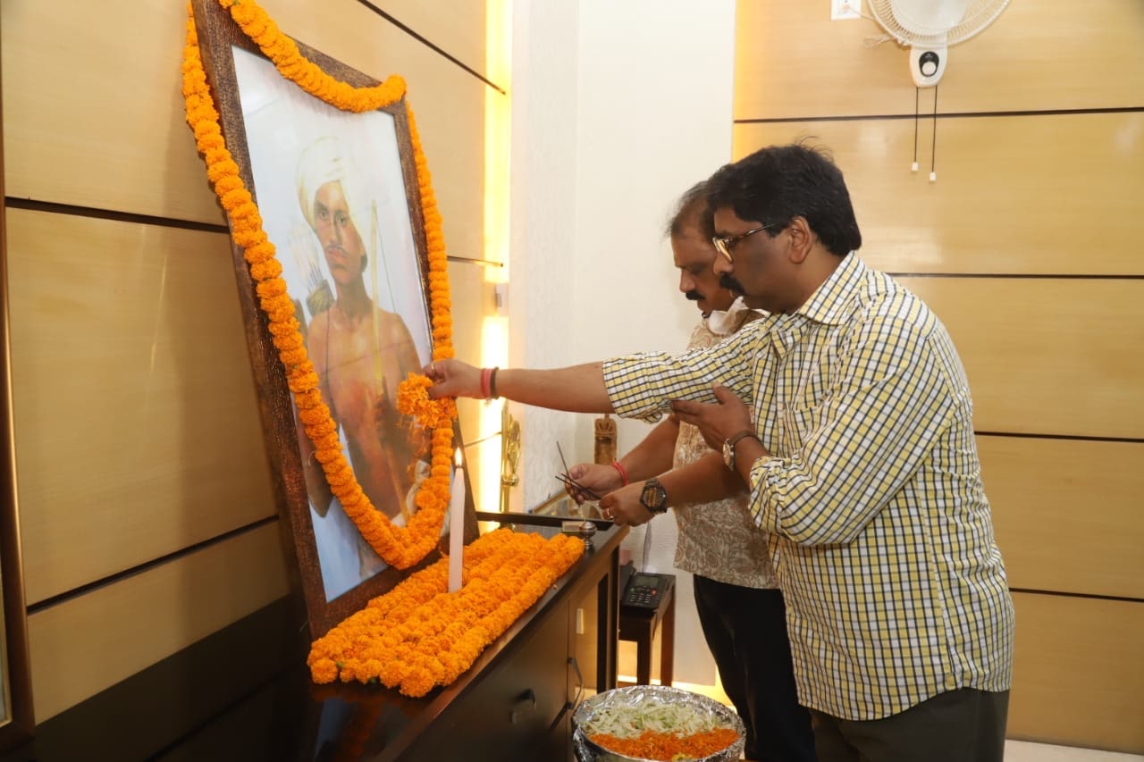 CM pays homage to legendary tribal hero Birsa Munda