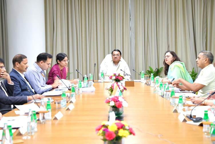 jharkhand-failed-to-appear-in-centre-organised-review-meeting-on-the-eklavya-model-residential-schools