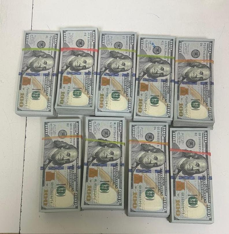 mumbai-airport-customs-officers-recover-usd-90000-in-cash-and-seize-gold-worth-around-rs-22-lakhs