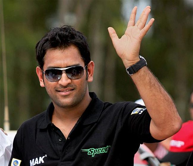 Dhoni may seek Goddess Durgaâ€™s blessings before Mohali test