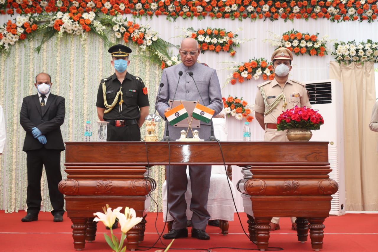 Amid presence of top functionaries, Ramesh Bais takes oath as Governor of Jharkhand